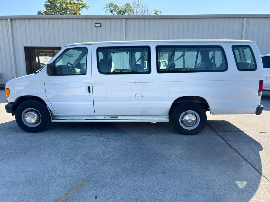 Used 2003 Ford E-350 and Econoline 350 XL RWD image 2