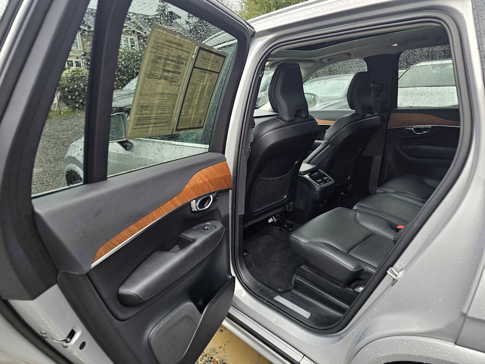 Used 2023 Volvo XC90 B6 Core w/ Protection Package Premier image 17