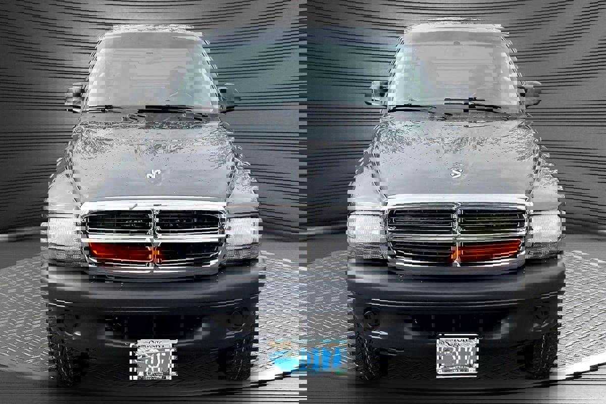 Used 2004 Dodge Dakota 4x4 Club Cab w/ Tire & Handling Group image 2