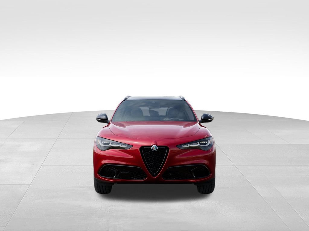 Used 2025 Alfa Romeo Stelvio Sprint w/ Convenience Package AWD/4WD image 7