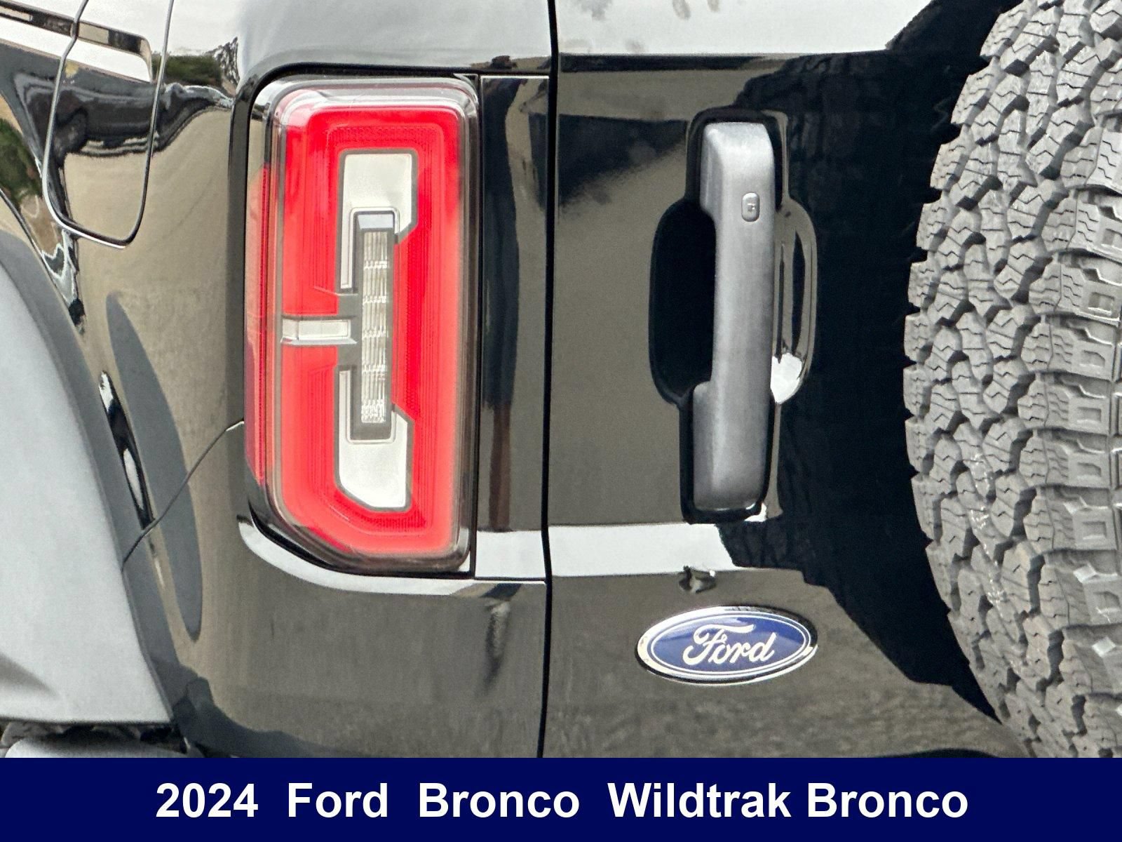 Used 2024 Ford Bronco Wildtrak AWD/4WD image 39