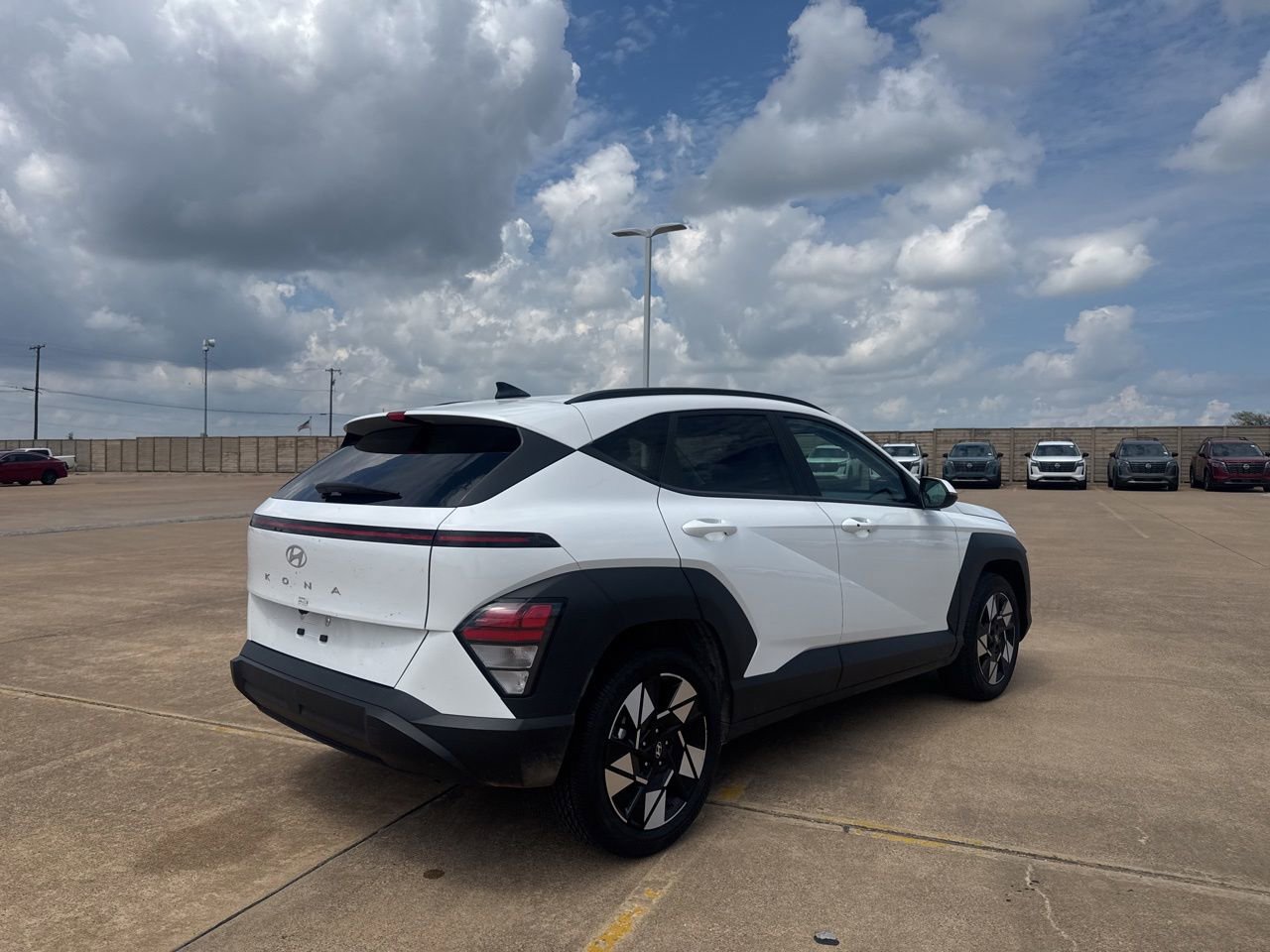 Used 2025 Hyundai Kona SEL FWD image 19