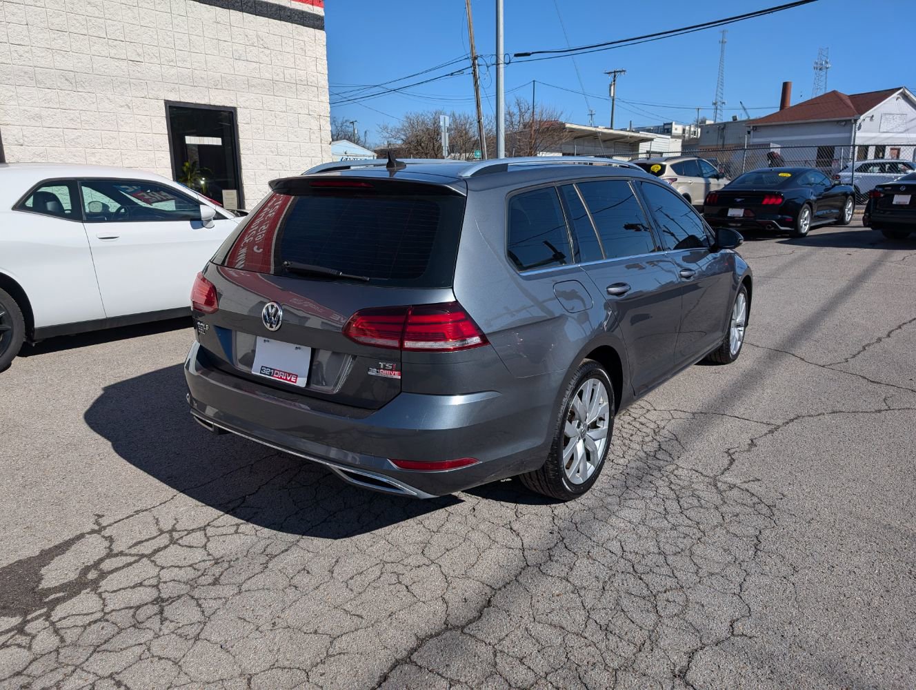Used 2018 Volkswagen Golf SEL image 6