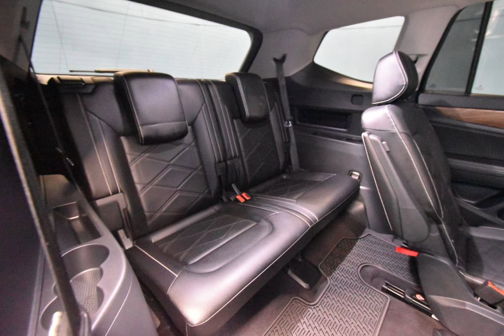 Used 2024 Volkswagen Atlas SE w/ Black Wheel Package image 27