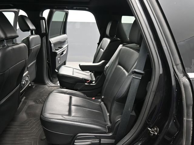 Used 2021 Ford Expedition XLT image 15