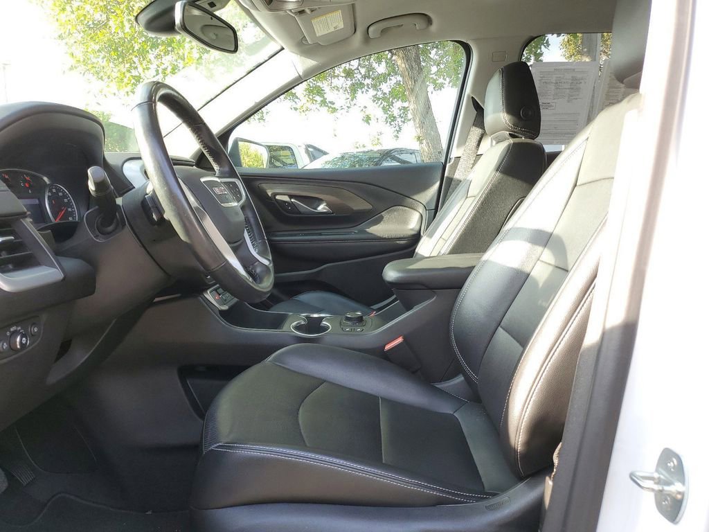 Used 2022 GMC Terrain SLT image 16