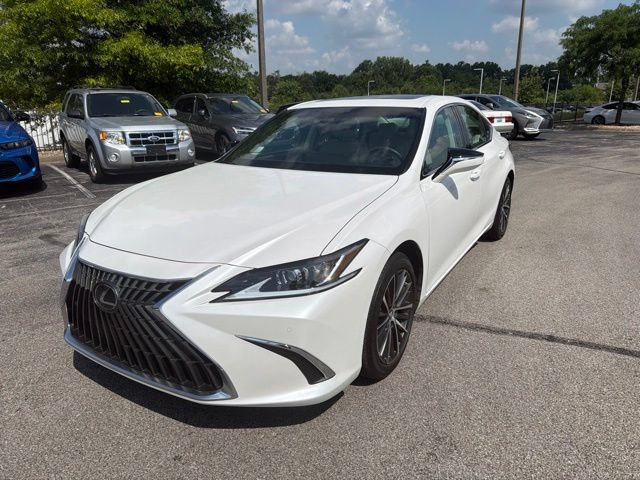 Used 2024 Lexus ES 300h w/ Premium Package FWD image 7