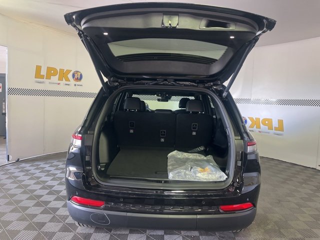 New 2025 Jeep Grand Cherokee Altitude image 7