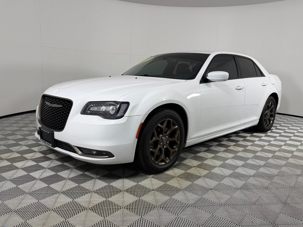 Used 2017 Chrysler 300 S AWD/4WD image 8