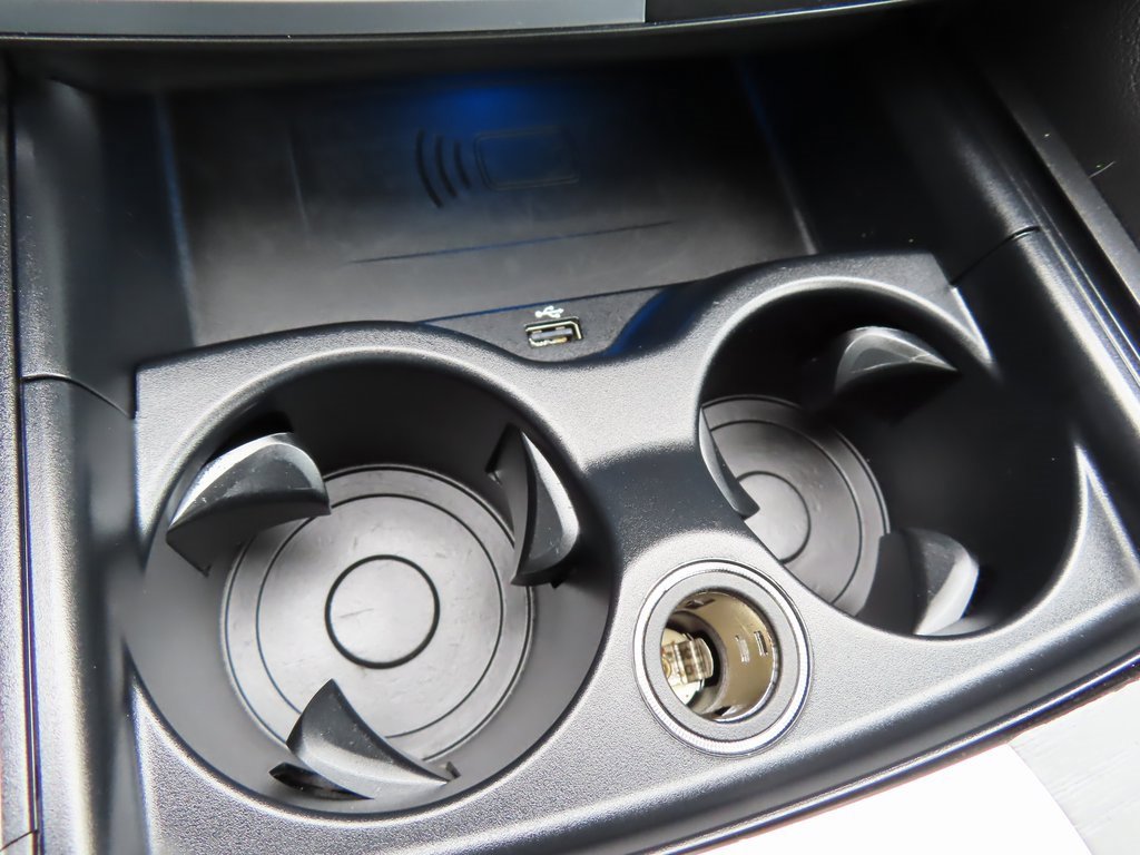 Used 2022 BMW 530e xDrive w/ Premium Package image 11