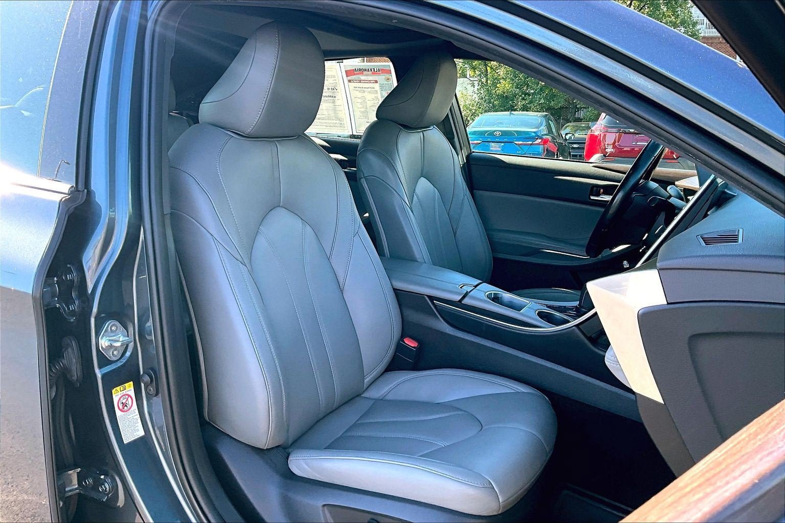 Used 2019 Toyota Avalon XLE w/ Moonroof Package FWD image 7
