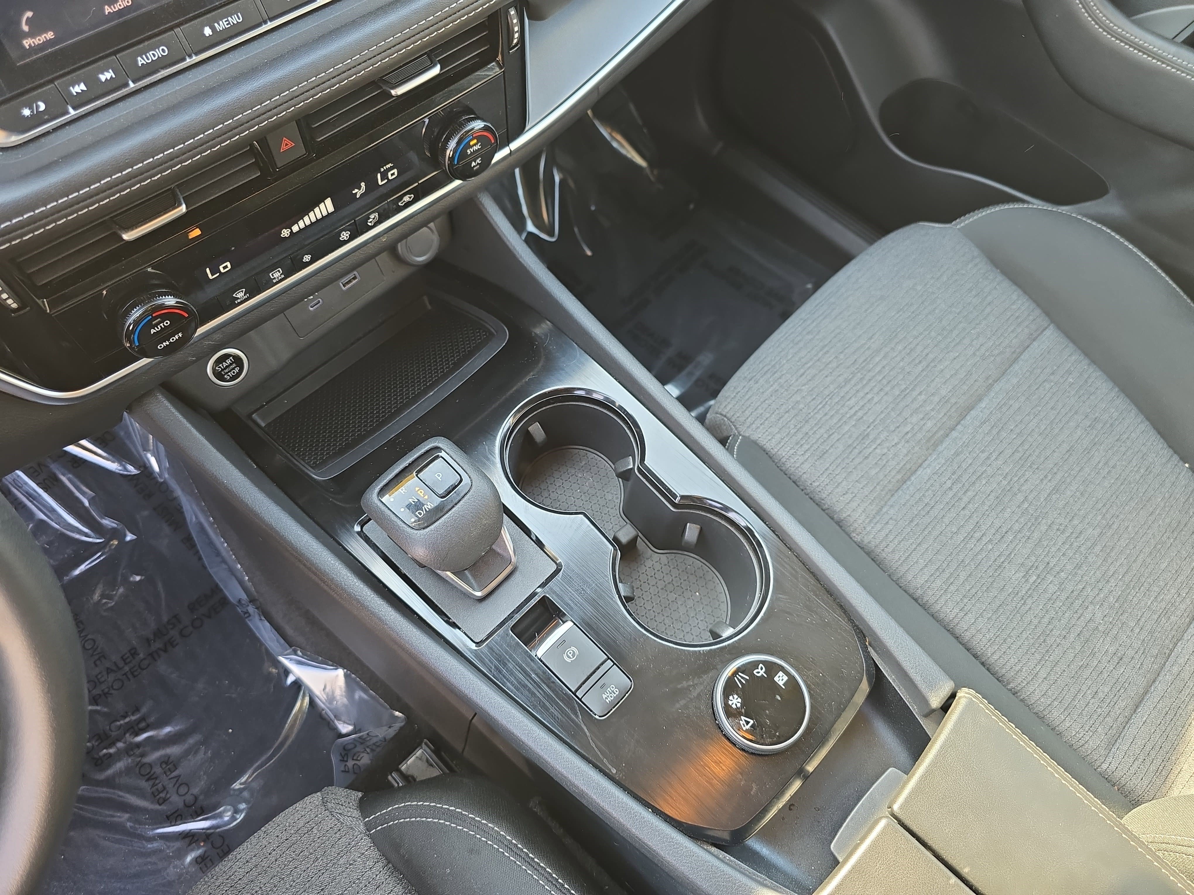 Used 2022 Nissan Rogue SV image 24