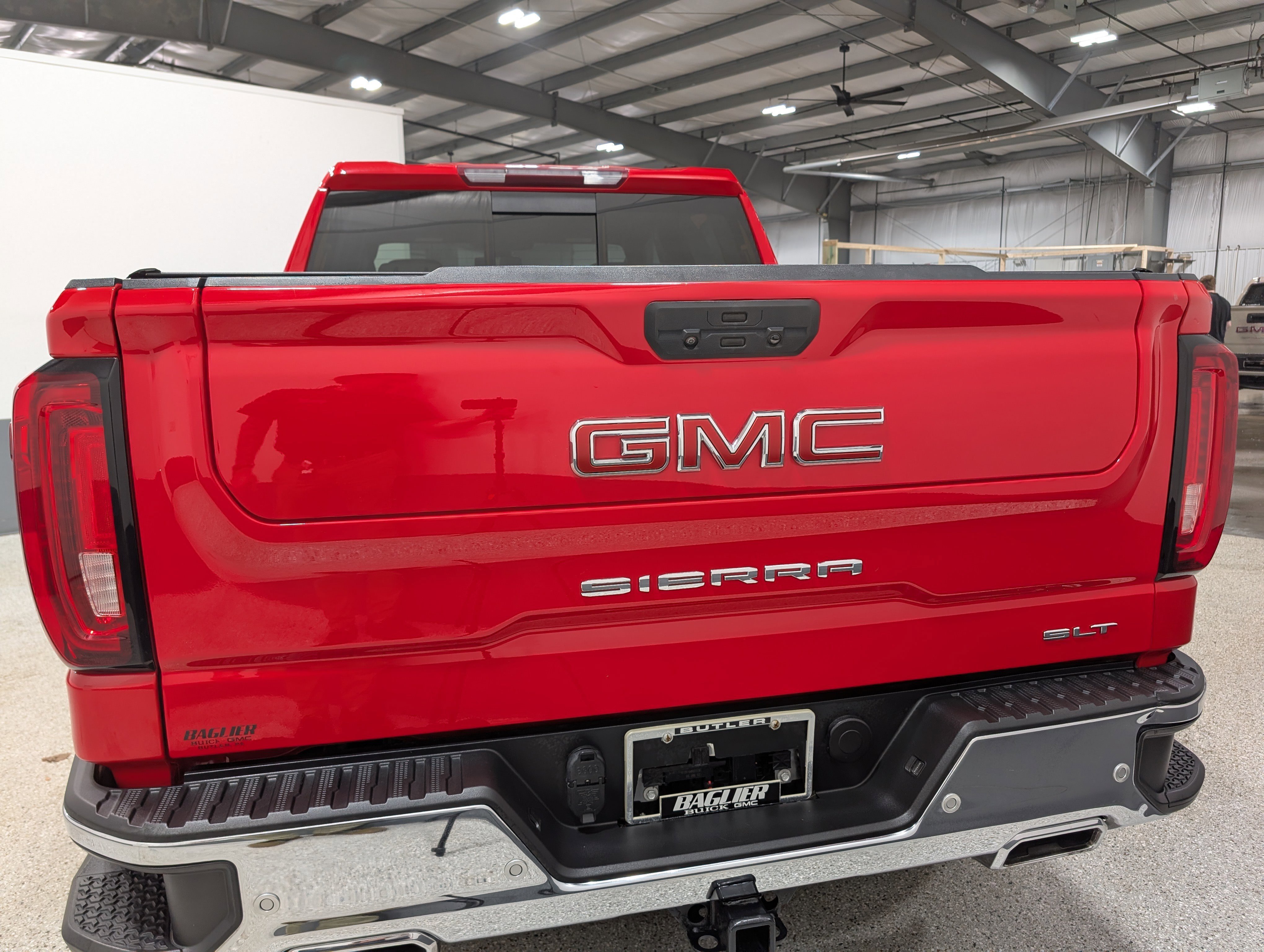 Used 2020 GMC Sierra 1500 SLT w/ SLT Premium Plus Package image 4