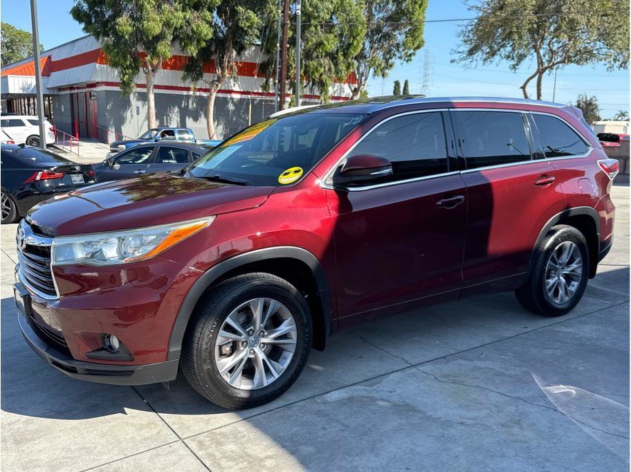 Used 2015 Toyota Highlander XLE AWD/4WD image 39
