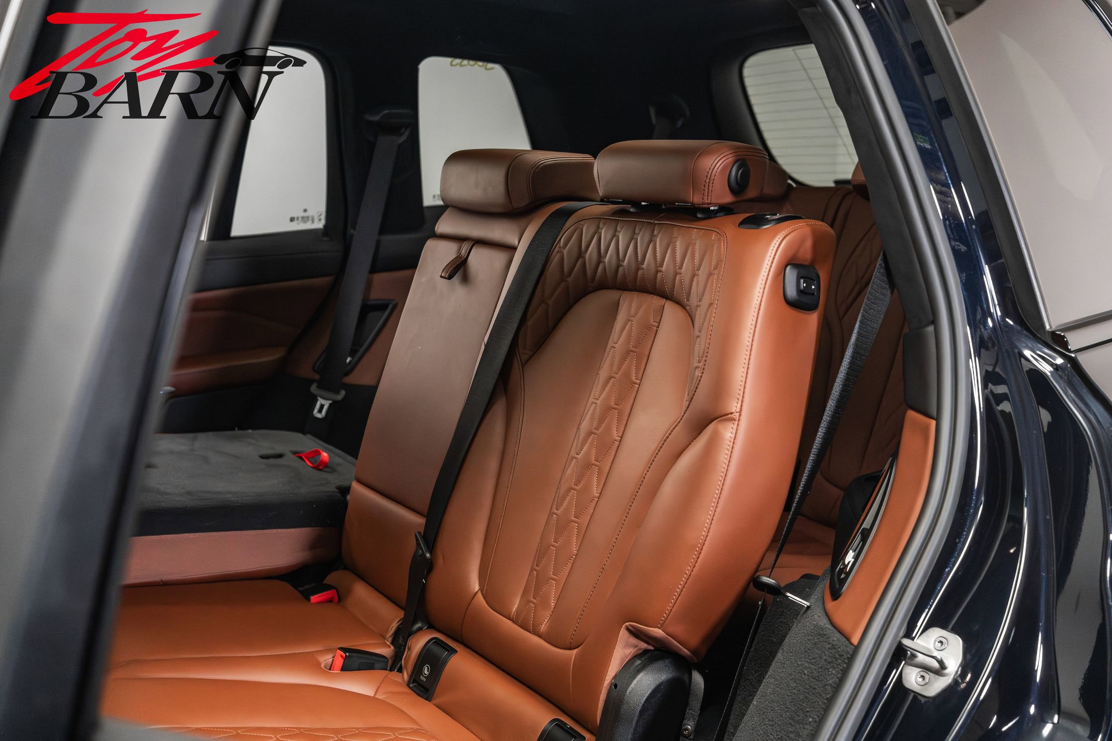 Used 2023 BMW X7 M60i w/ Executive Package image 44