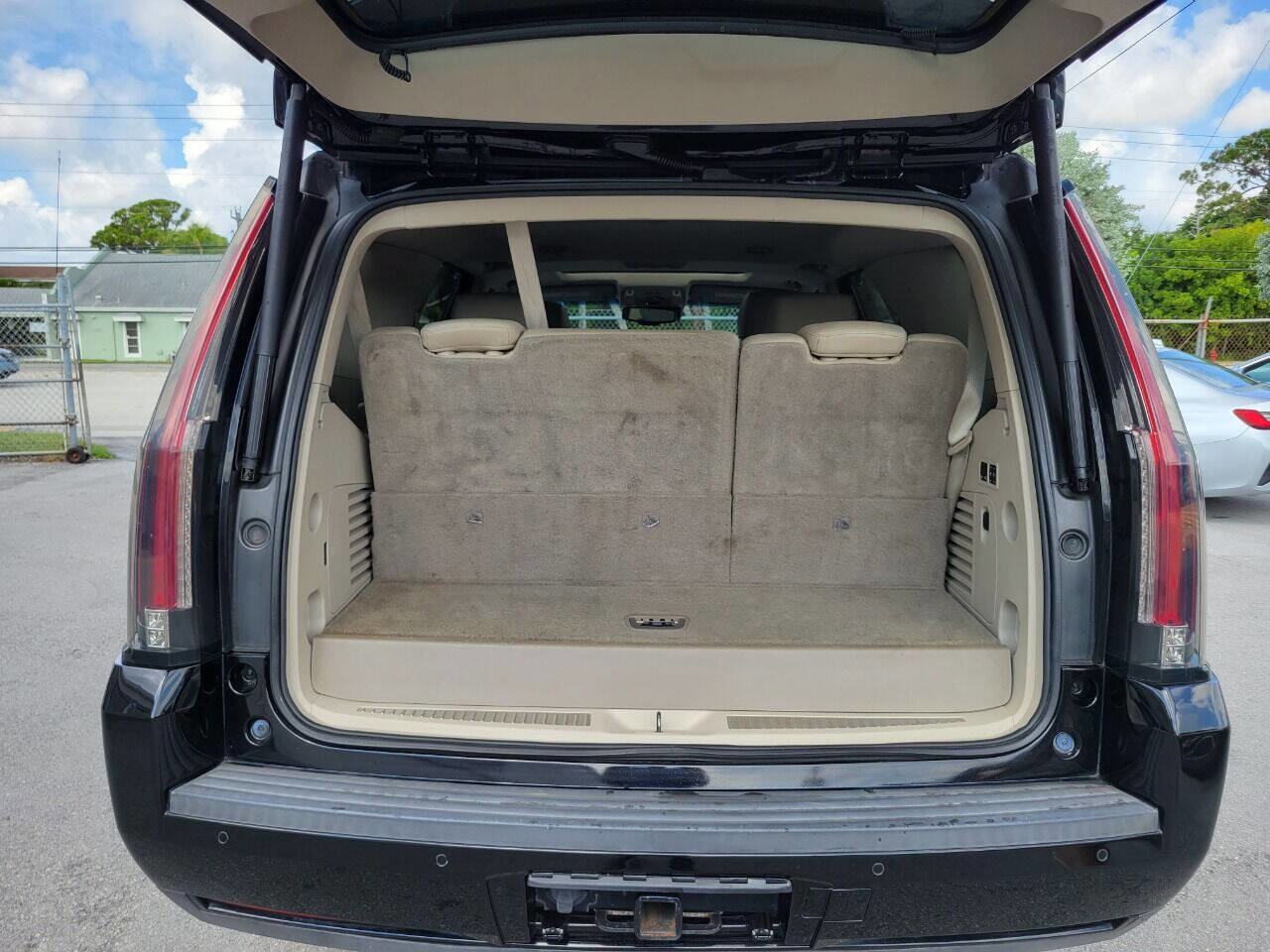 Used 2015 Cadillac Escalade Luxury RWD image 15