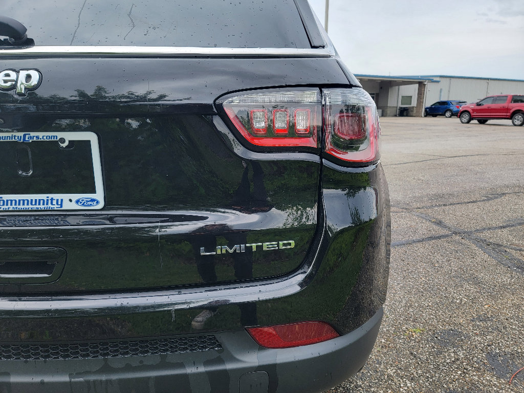 Used 2022 Jeep Compass Limited AWD/4WD image 34