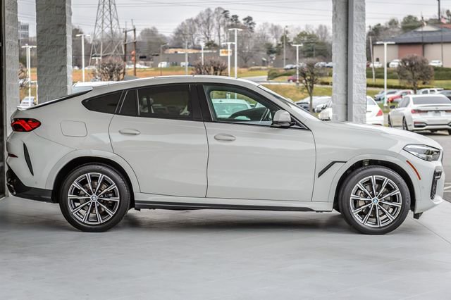 Used 2022 BMW X6 xDrive40i w/ M Sport Package AWD/4WD image 52