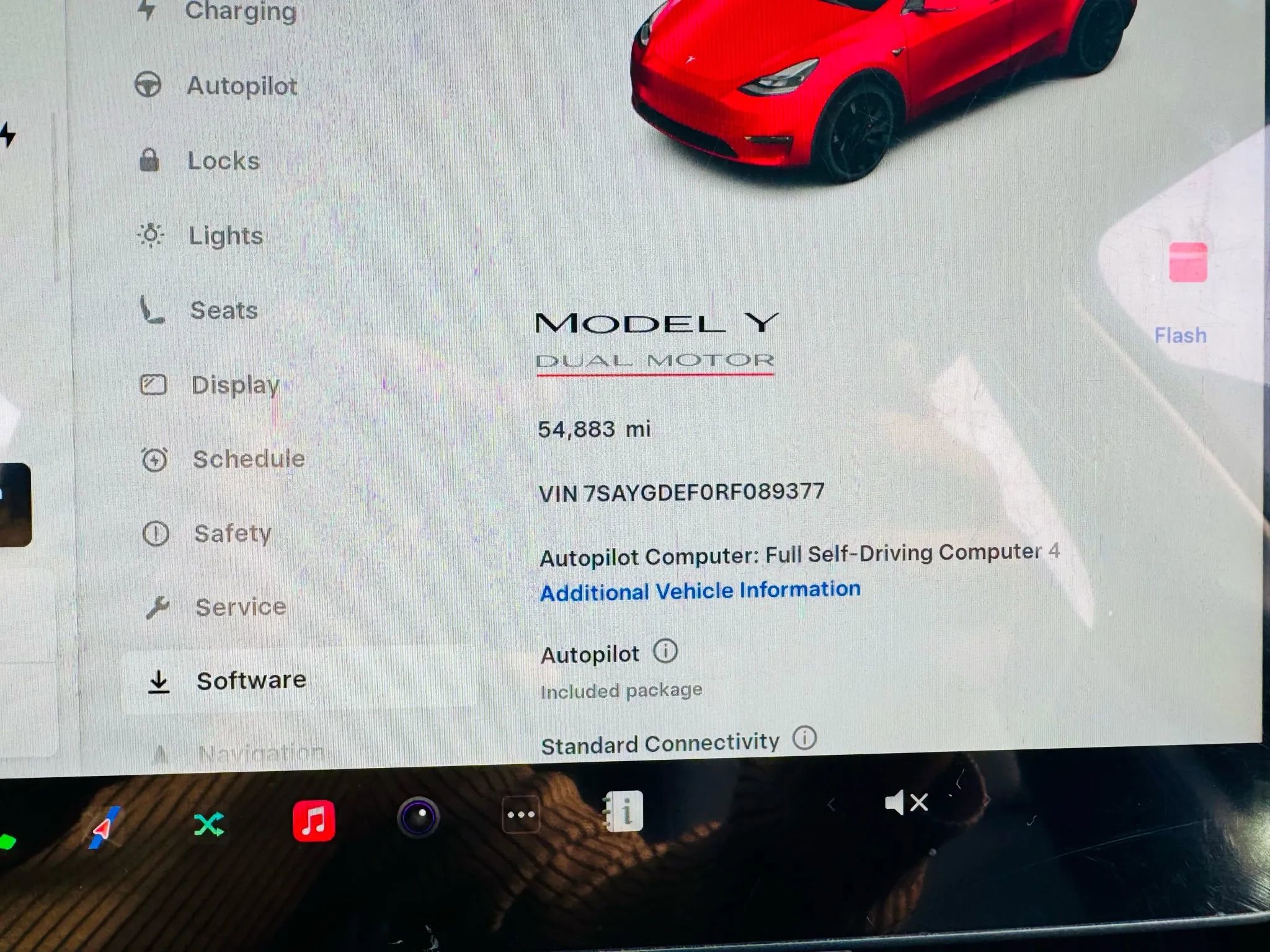 Used 2024 Tesla Model Y Performance image 25