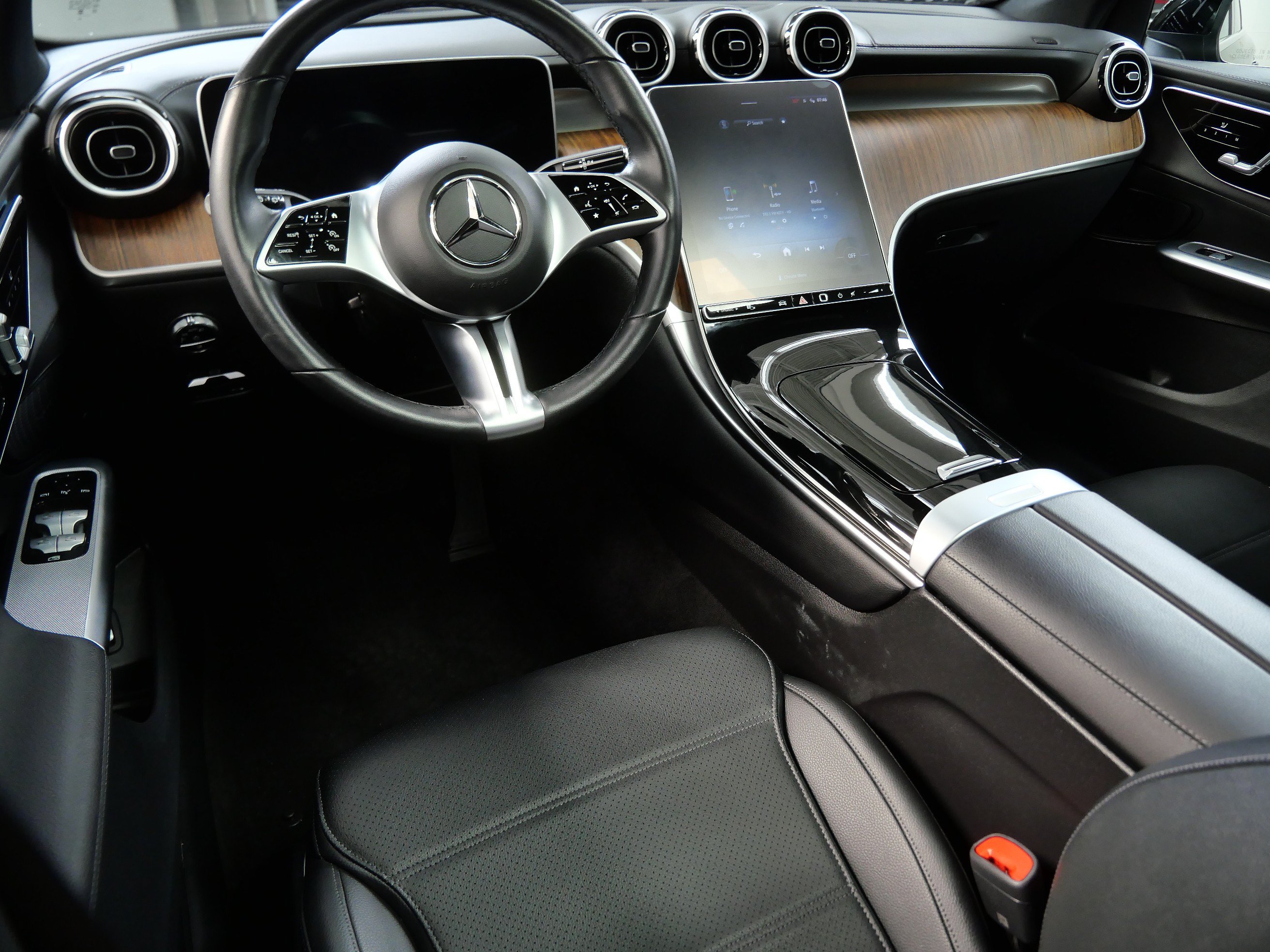 Certified 2023 Mercedes-Benz GLC 300 4MATIC image 2
