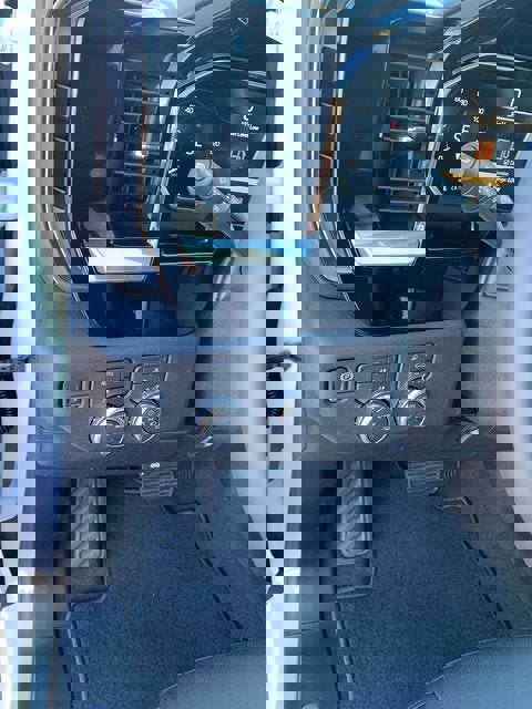 New 2026 GMC Sierra 2500 SLT w/ SLT Premium Package image 18