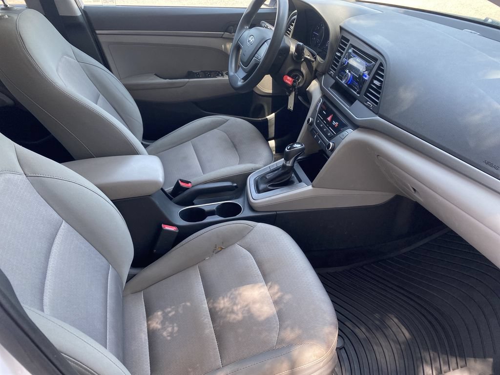 Used 2017 Hyundai Elantra SE FWD image 26