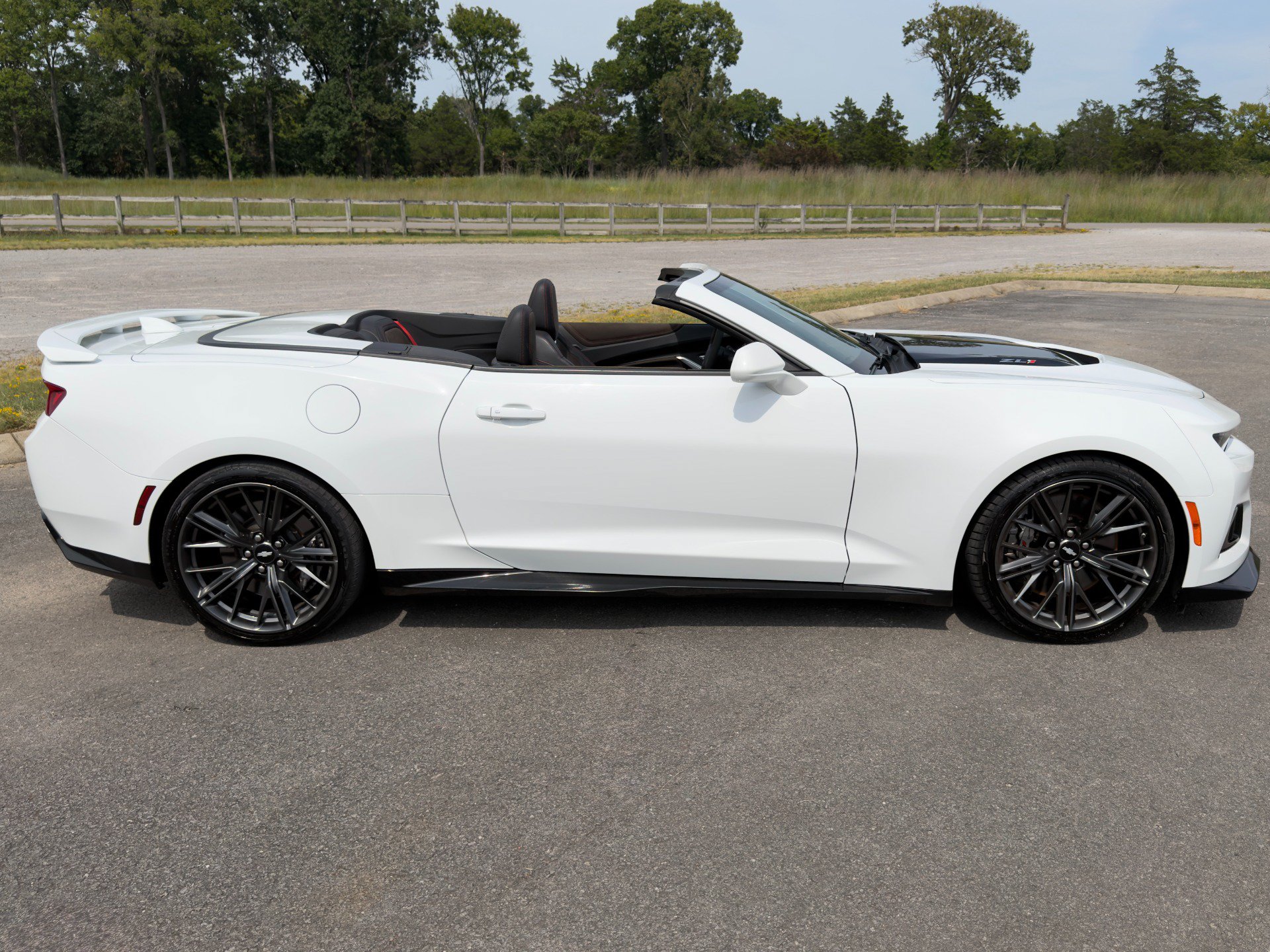 Used 2017 Chevrolet Camaro ZL1 RWD image 7