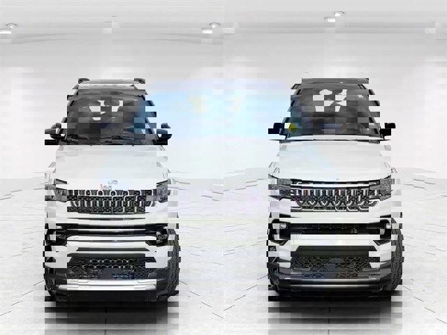 Used 2024 Jeep Compass Limited image 2