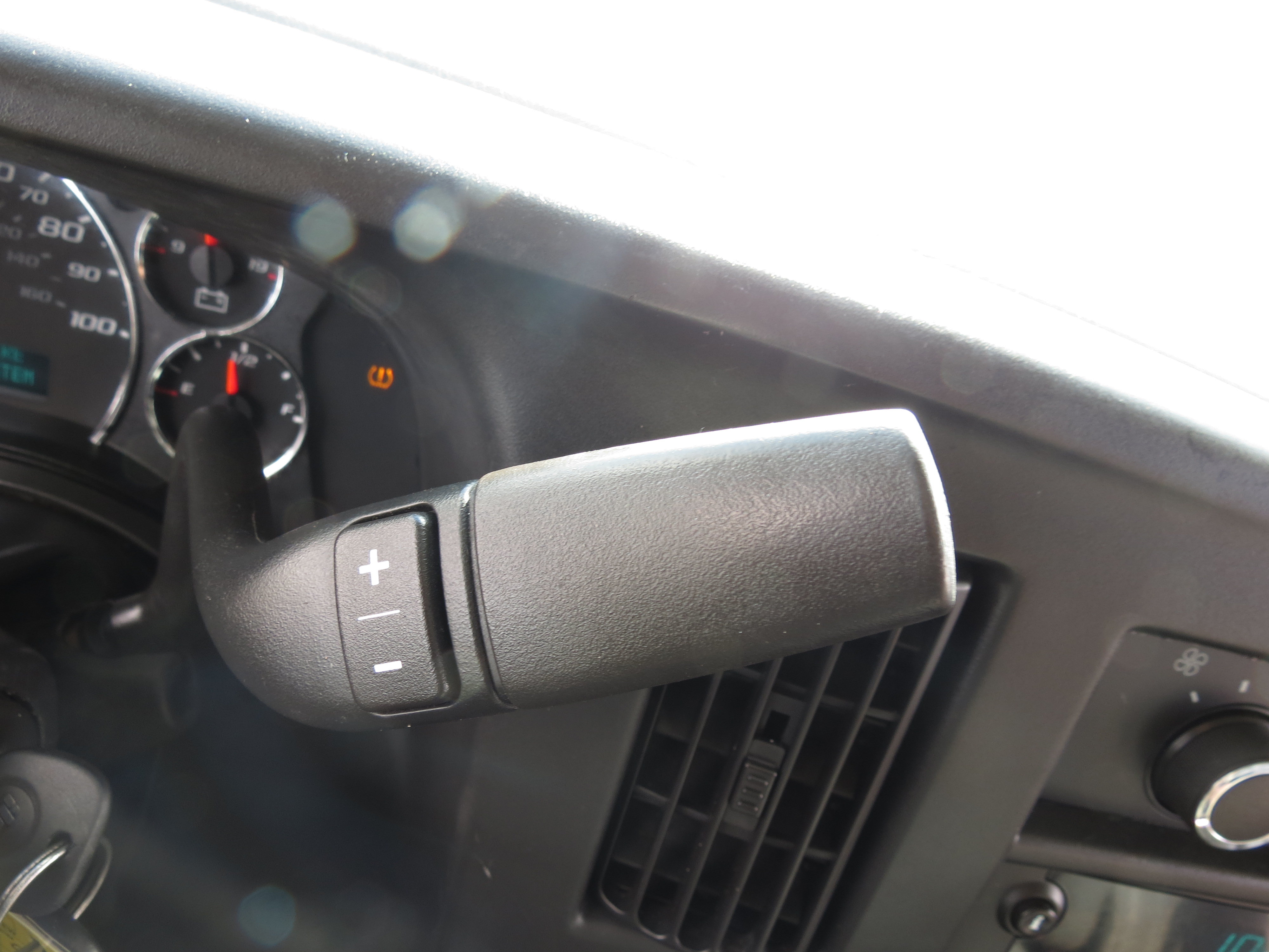 Used 2014 Chevrolet Express 2500 RWD image 14
