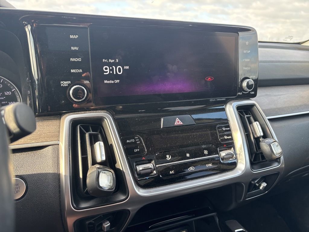 Used 2022 Kia Sorento EX w/ Panoramic Sunroof Package image 24