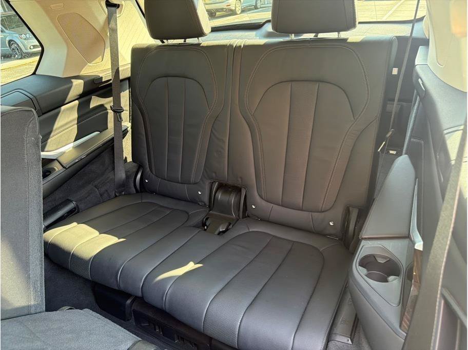 Used 2019 BMW X7 xDrive40i w/ Premium Package AWD/4WD image 14