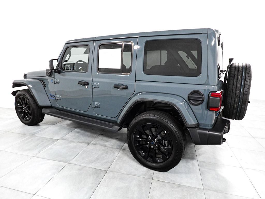 Used 2025 Jeep Wrangler Unlimited Sahara AWD/4WD image 5