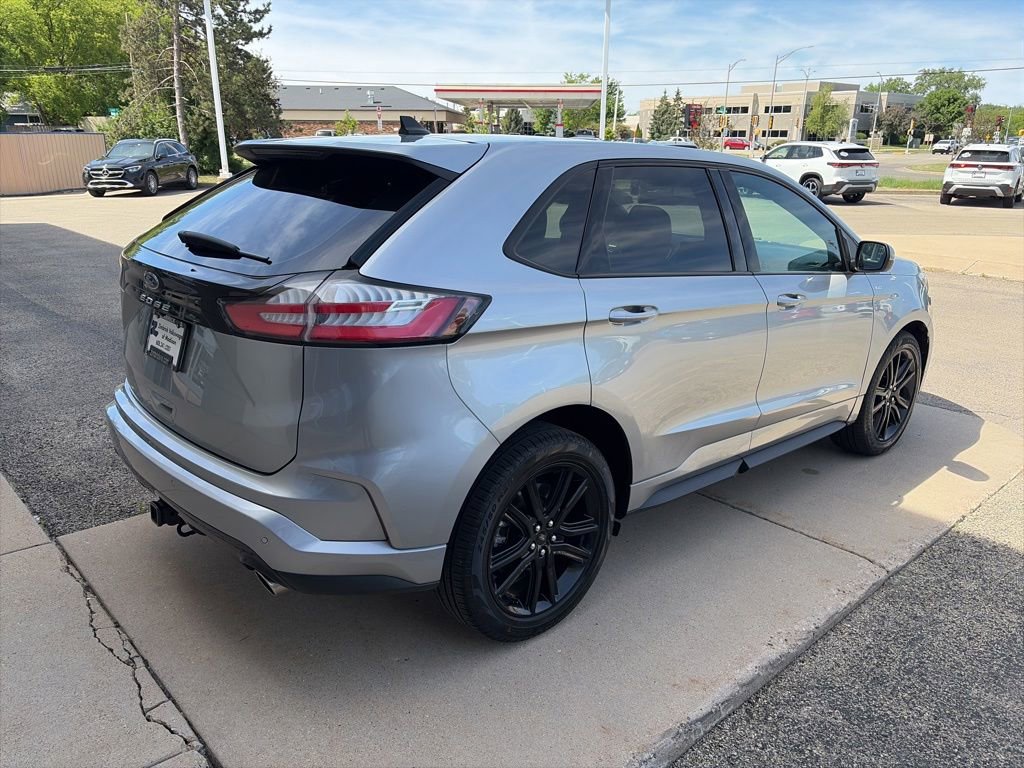 Used 2021 Ford Edge ST-Line w/ Class II Trailer Tow Package AWD/4WD image 8
