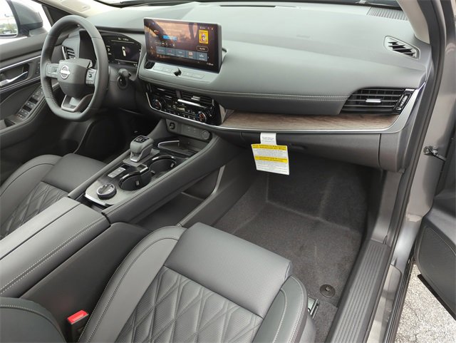 New 2026 Nissan Rogue Platinum image 19