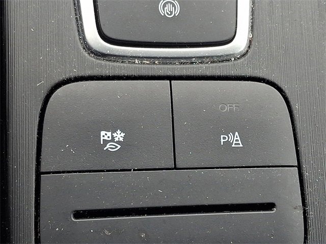 Used 2022 Ford Escape Titanium image 24