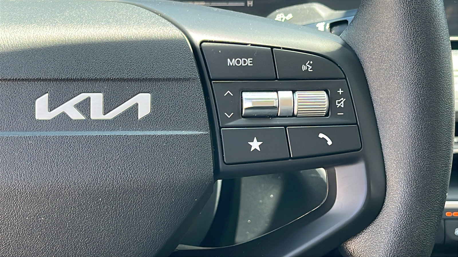 Used 2025 Kia K4 FWD image 18