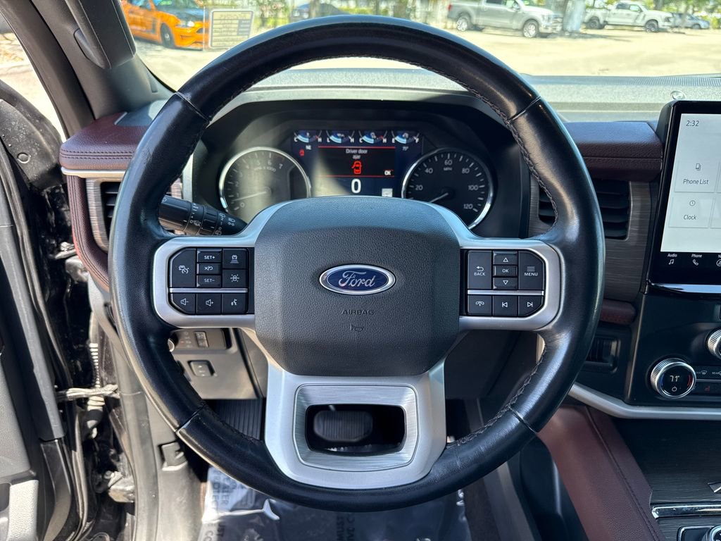 Used 2023 Ford Expedition Limited RWD image 15