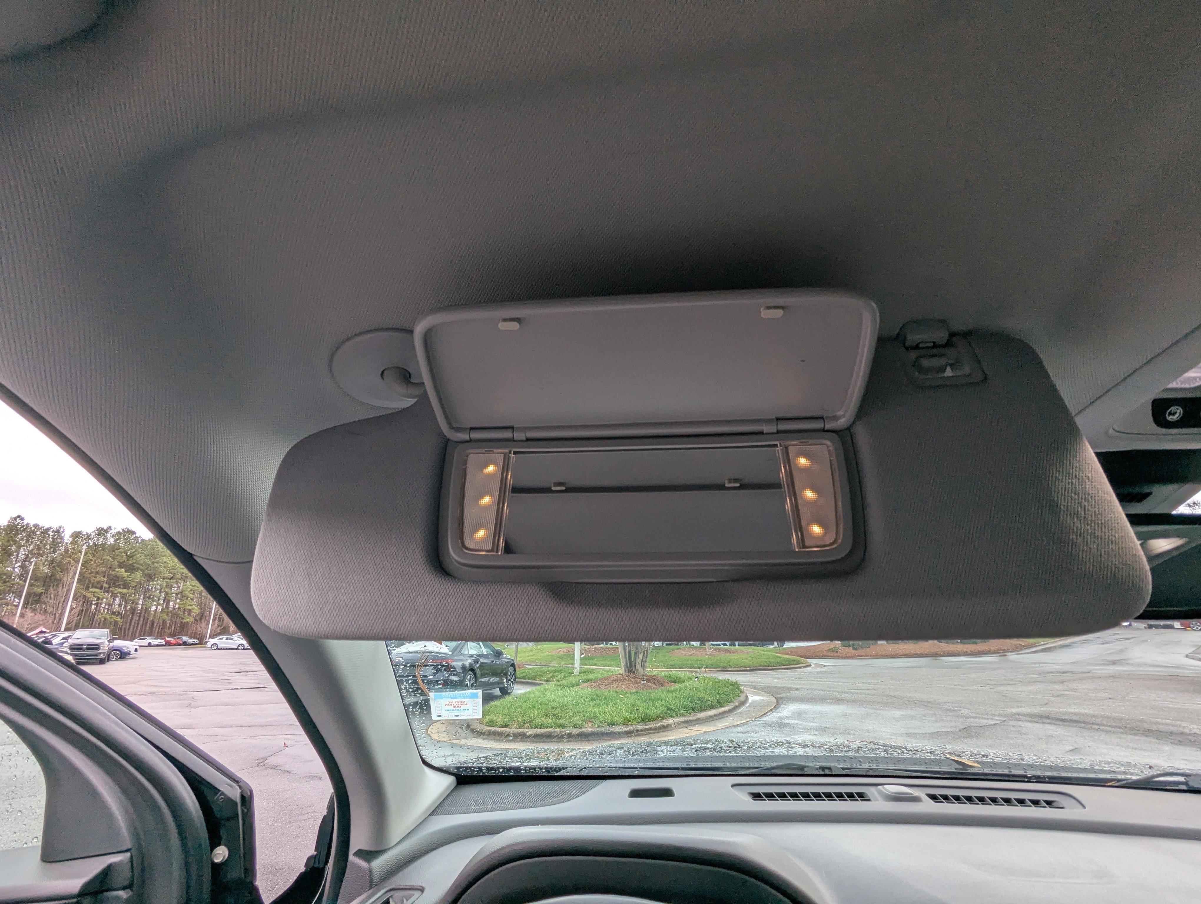 Used 2023 GMC Terrain SLT image 28