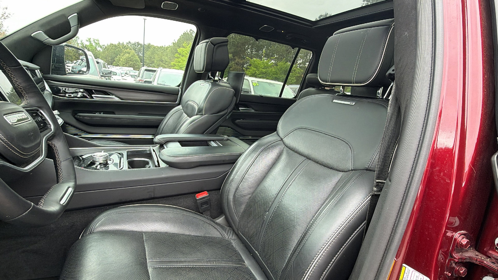 Used 2025 Jeep Grand Wagoneer Series II Obsidian w/ Quick Order Packagew 28T AWD/4WD image 17