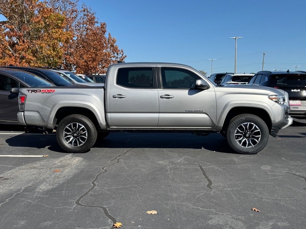 Used 2020 Toyota Tacoma TRD Sport w/ Technology Package image 2