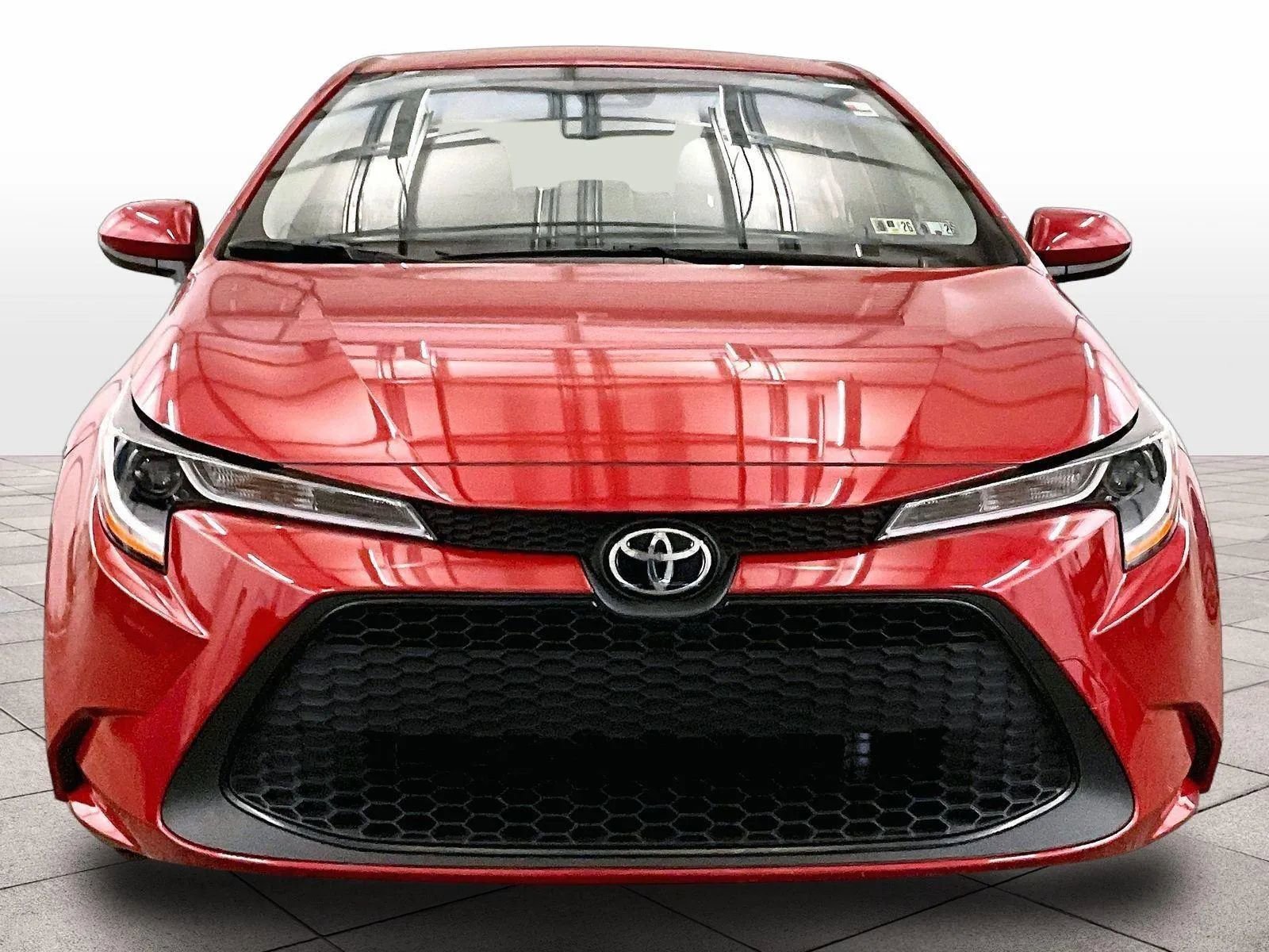 Used 2021 Toyota Corolla LE image 3