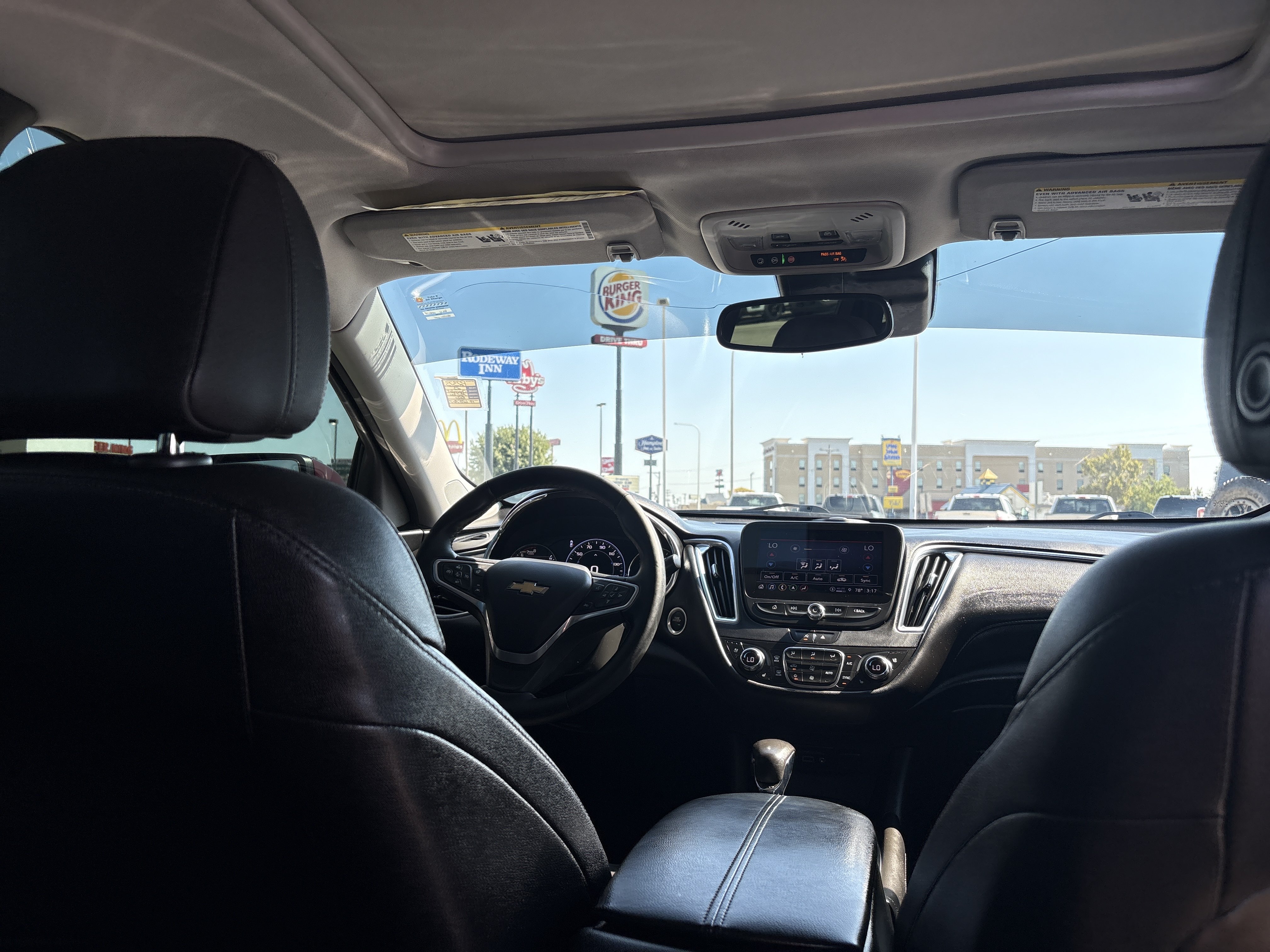 Used 2023 Chevrolet Malibu LT FWD image 7