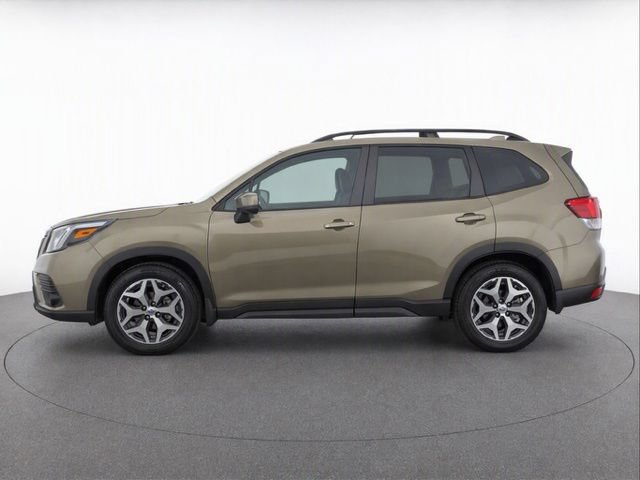 Used 2022 Subaru Forester Premium AWD/4WD image 6