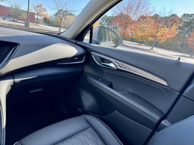 Used 2023 Buick Envision Avenir image 26