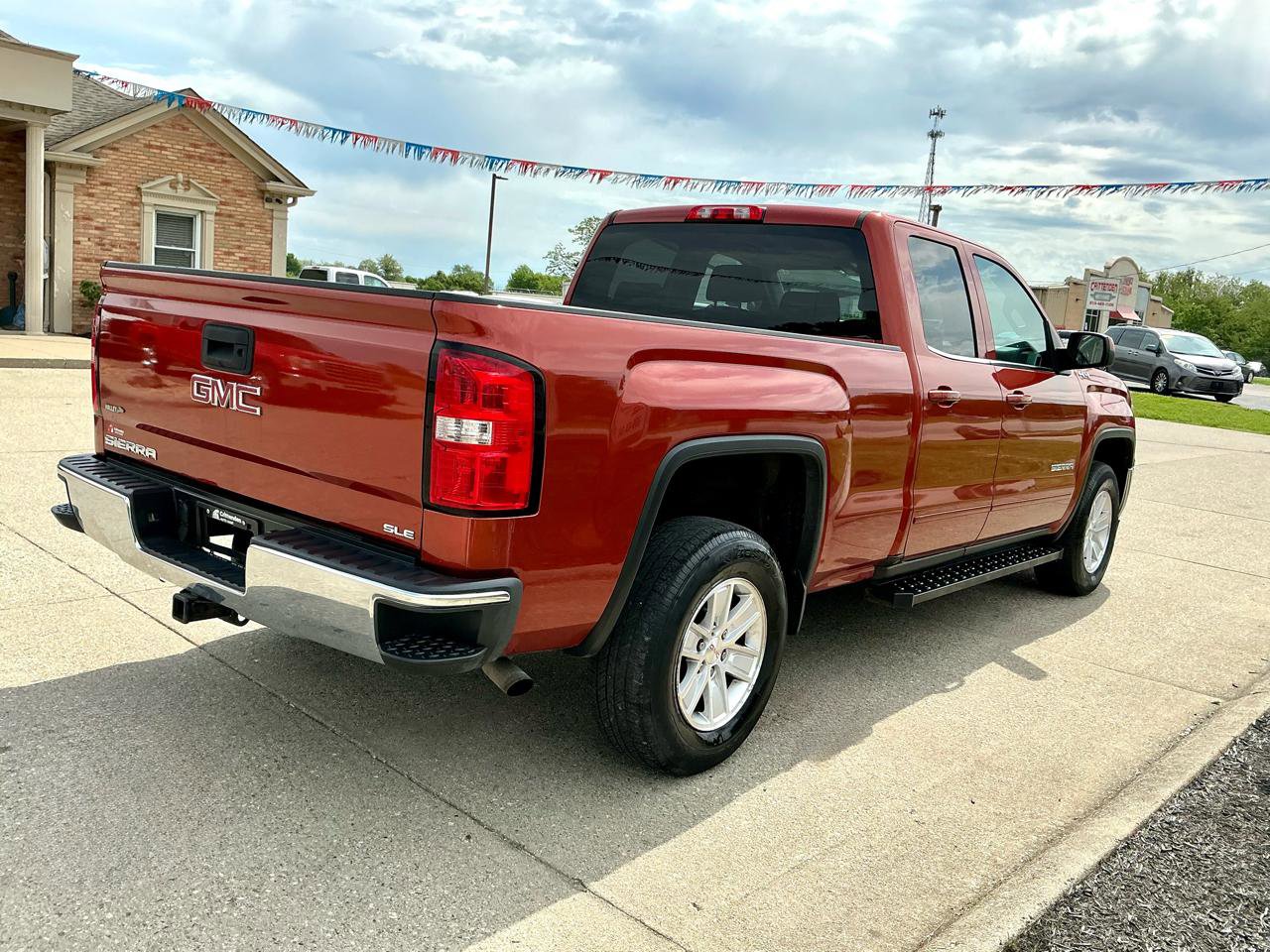 Used 2015 GMC Sierra 1500 SLE w/ SLE Value Package AWD/4WD image 5