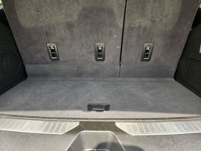 Used 2024 GMC Yukon AT4 w/ Technology Package AWD/4WD image 32