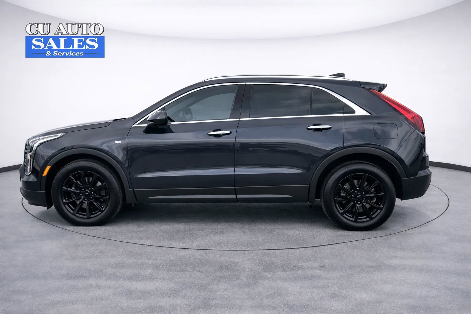 Used 2022 Cadillac XT4 Luxury w/ Cold Weather Package image 4