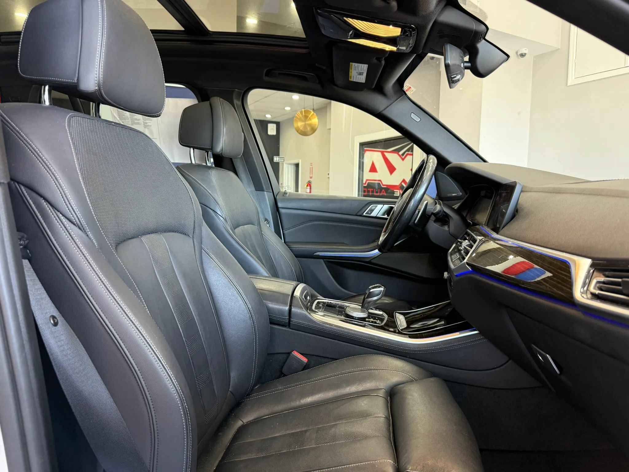 Used 2019 BMW X5 xDrive50i w/ M Sport Package AWD/4WD image 23