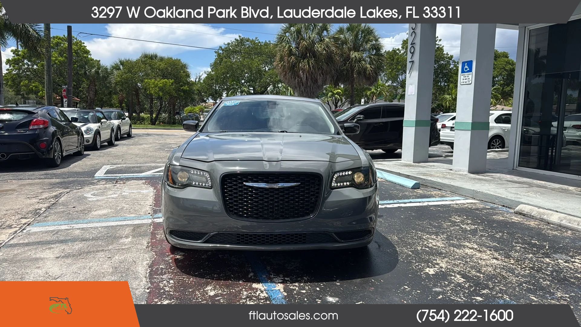 Used 2019 Chrysler 300 Touring w/ Sport Appearance Package RWD image 5