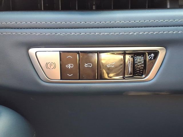 Certified 2025 Cadillac Escalade IQ Luxury 2 w/ LPO, Premium Carpet Package AWD/4WD image 25